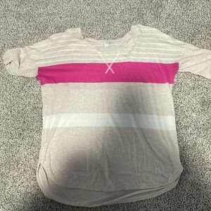 Gap t shirt size small